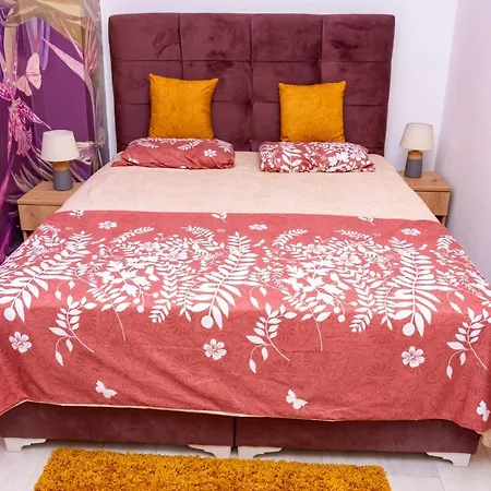 Honeymoon Apartment *