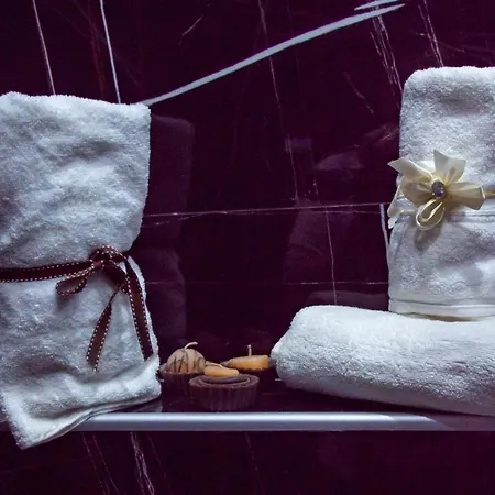 Apartment Honeymoon *